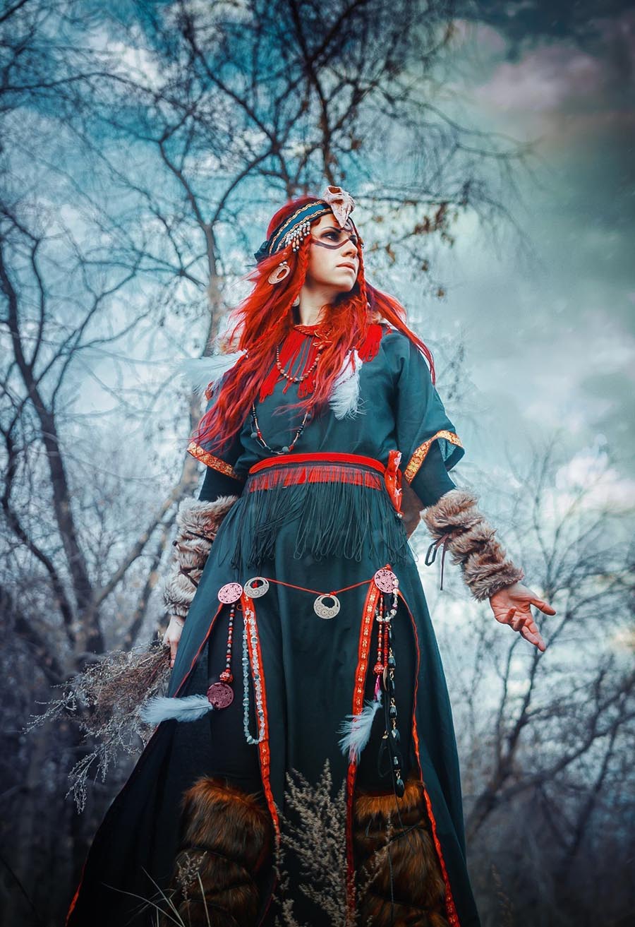 Take a pause and enjoy Girls in Slavic costumes — streaming from Milan