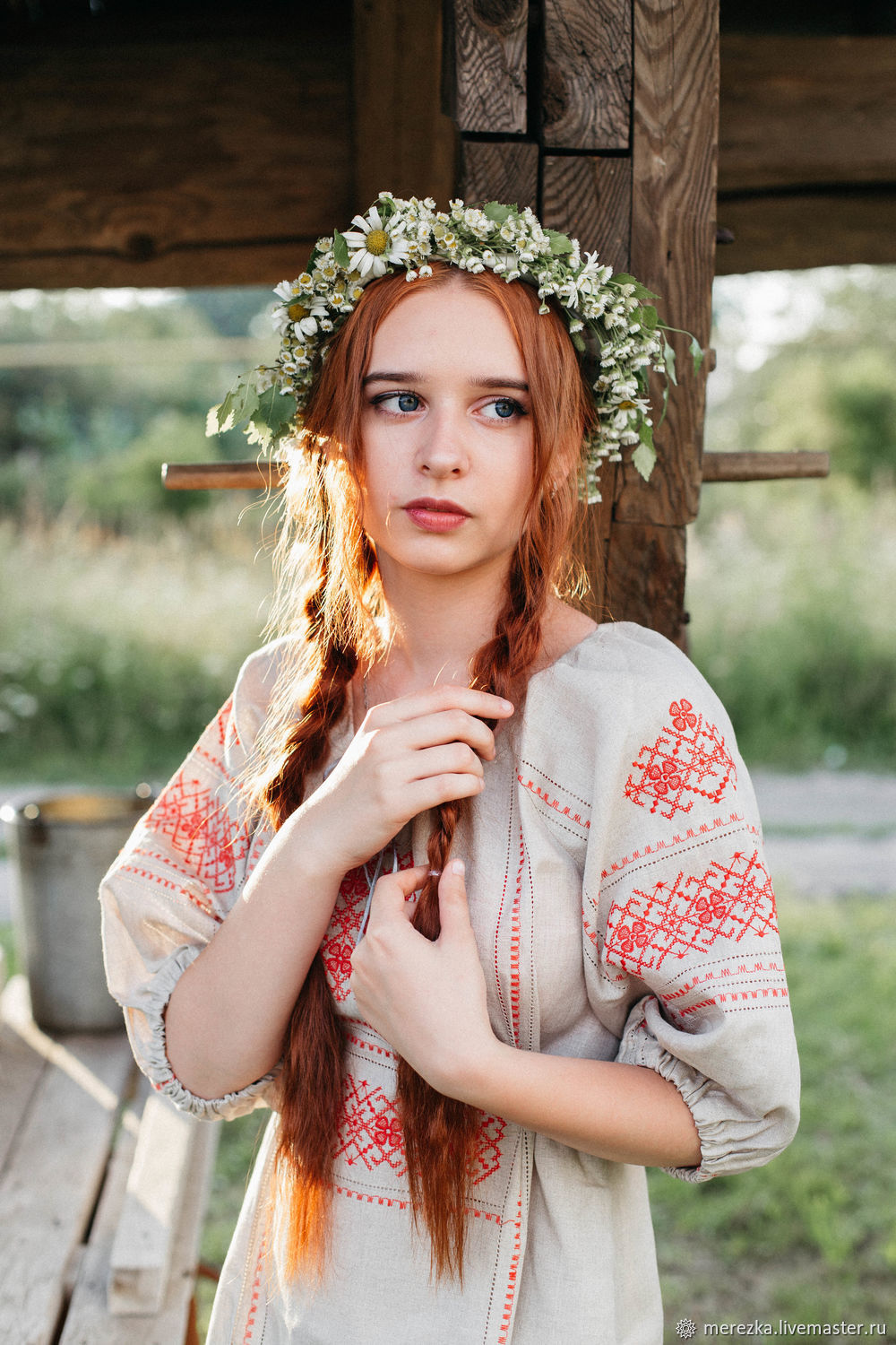 A playful frame from Girls in Slavic costumes — online in Milan